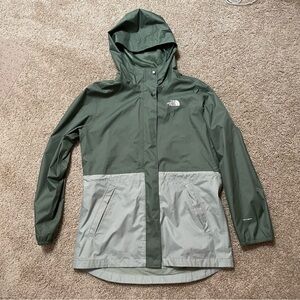 The North Face Kids Raincoat - Olive and Light Gray
